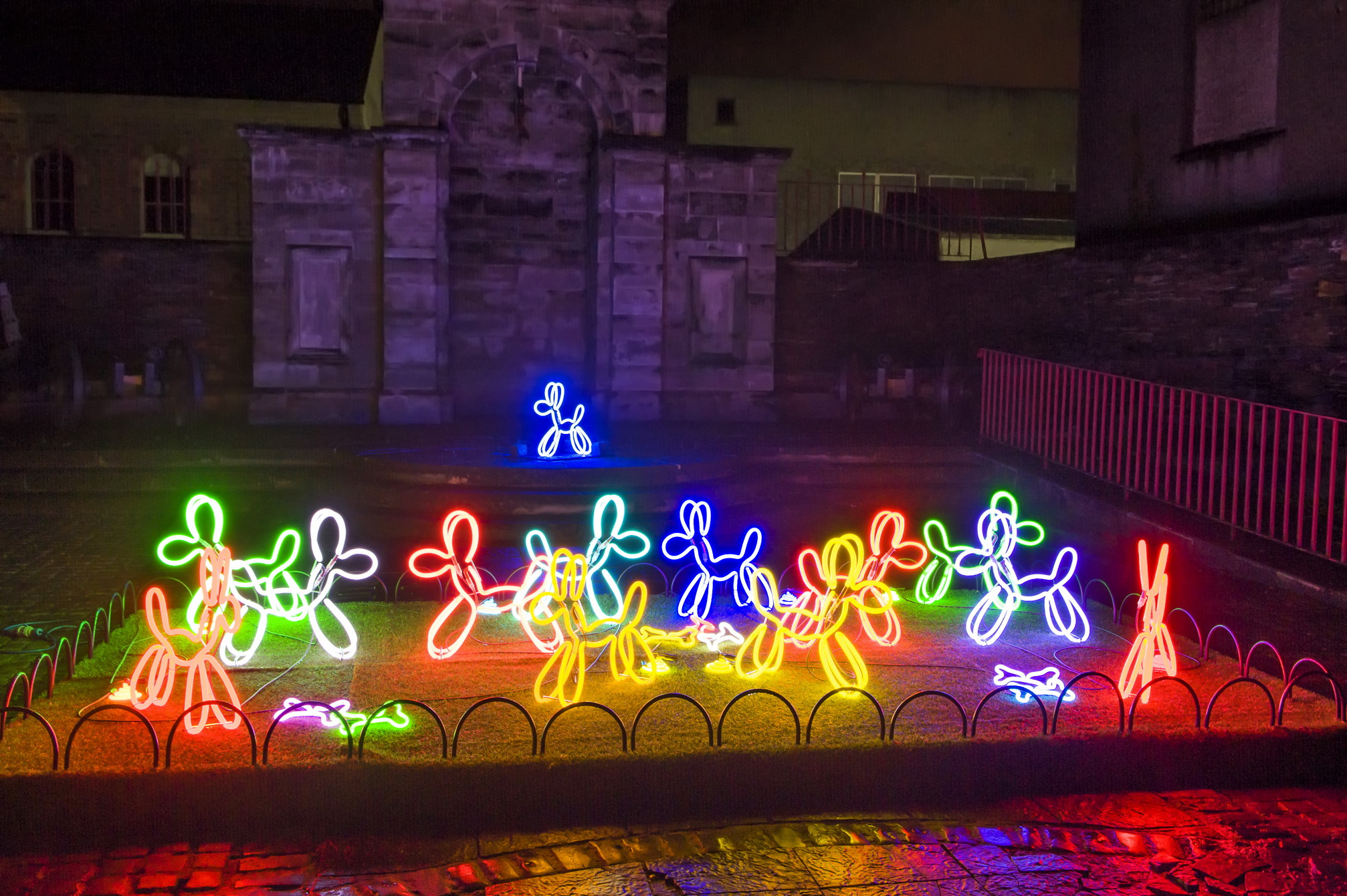 neon_dogs_deepa_mann_kler_lumiere_produced_in_derry-londonderry_by_artichoke_photo_chris_hill.jpg