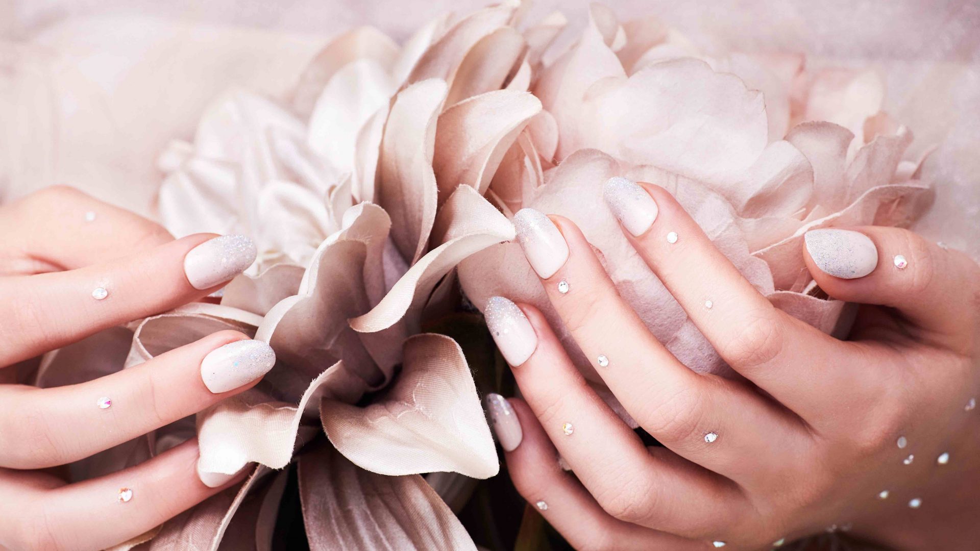bridal_nails-in-london-nails-by-mets-1920x1080.jpg