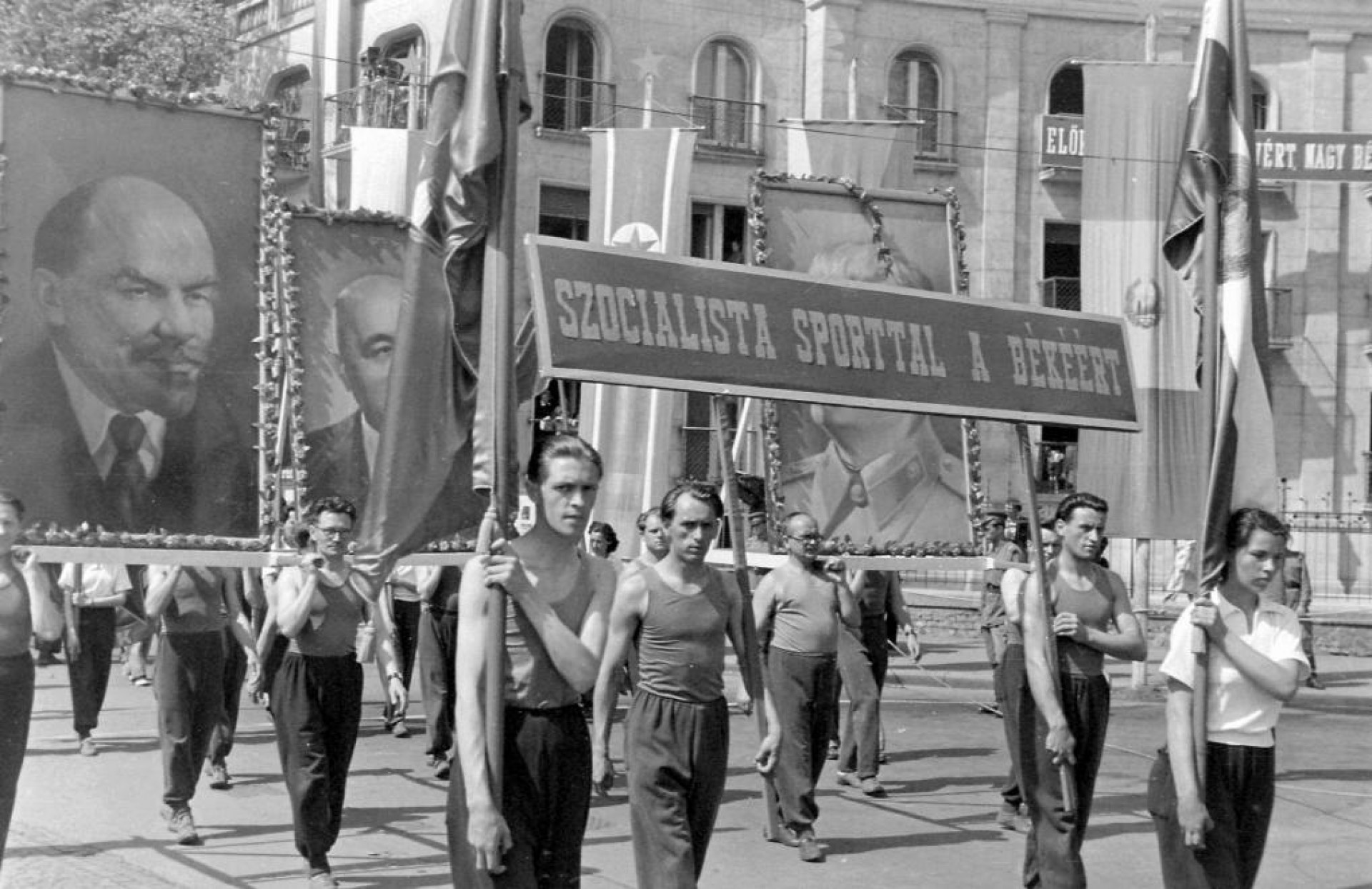 1952.jpeg