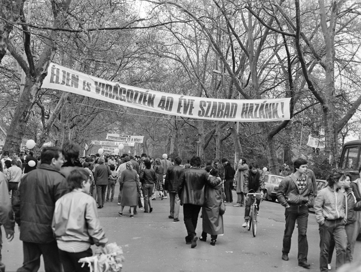 1985-fortepan-mhsz.jpg