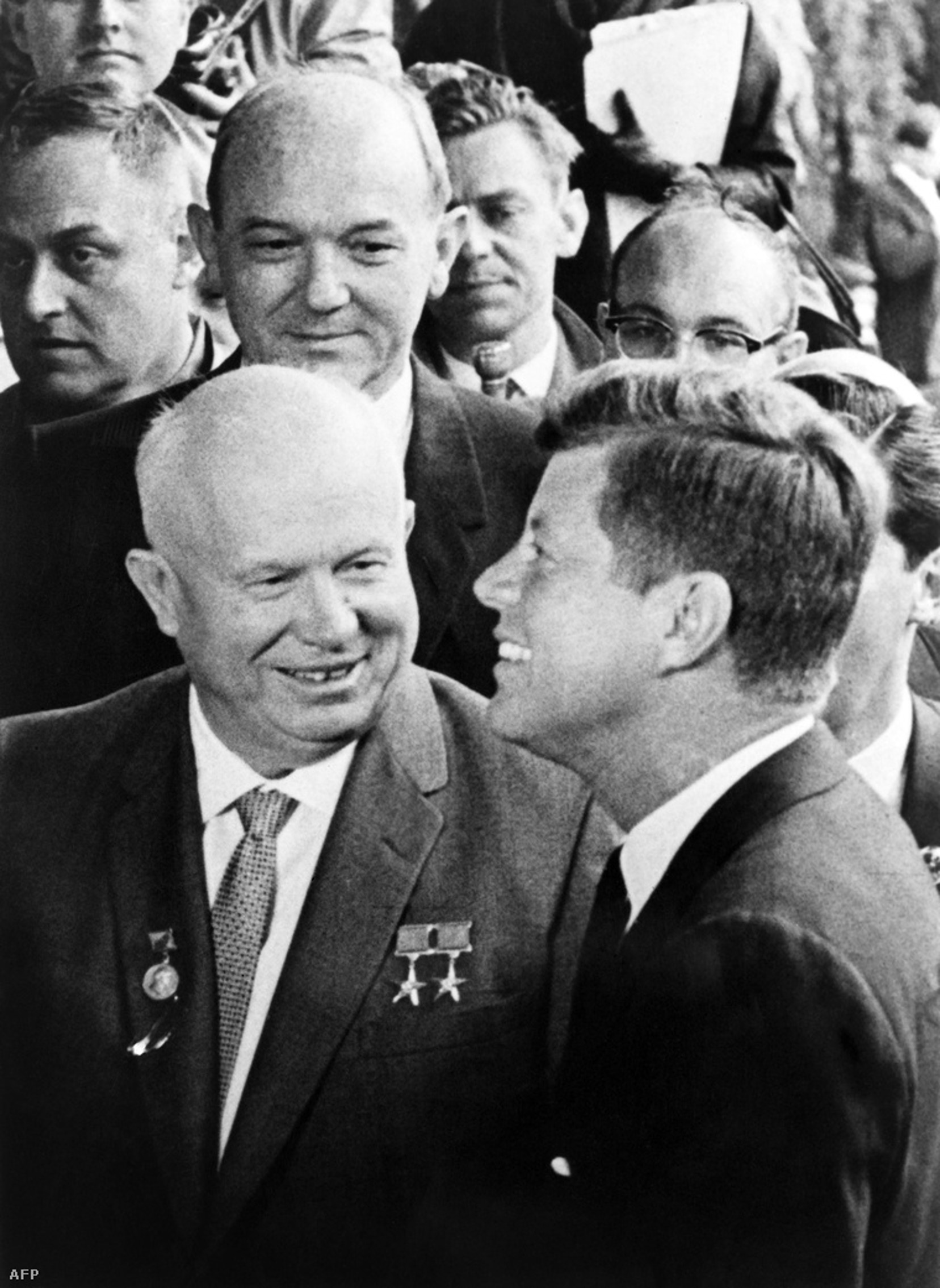 4_hruscsov_es_kennedy_1961_becs.jpg
