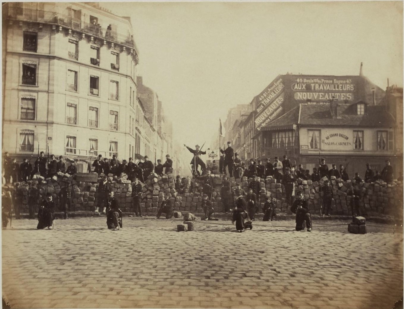 7_barricade18march1871.jpg