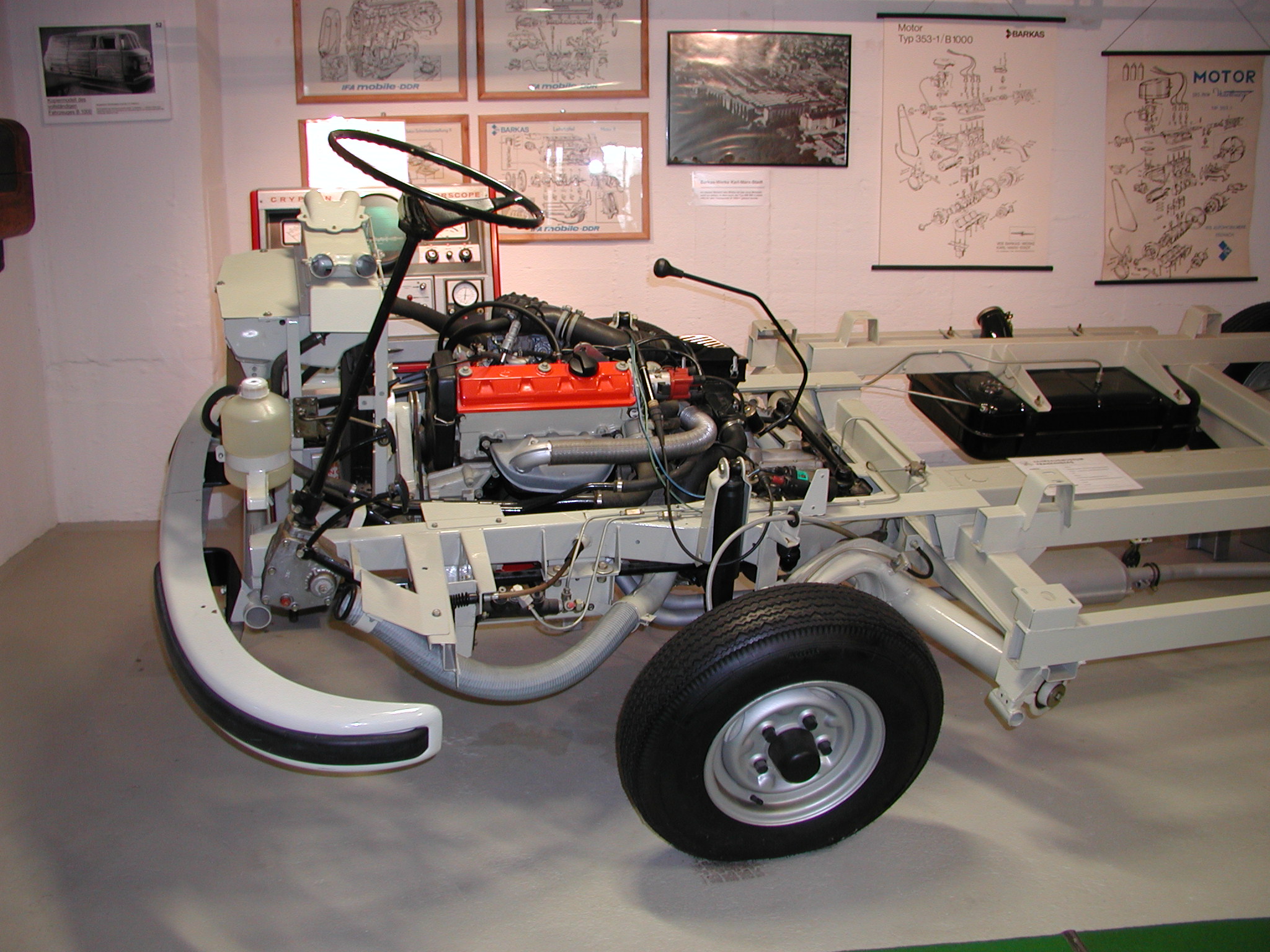 fr_museum_barkas_chassis.jpg