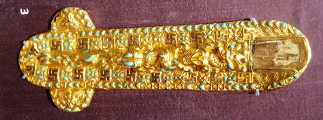 sheath-for-three-knives-tillya-tepe-tomb-iv-second-quarter-of-the-1st-century-a_d_-photo-credit-640x239.jpg