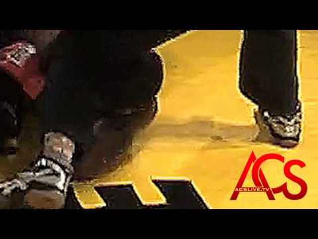 Kirúgják a harcos szemét – a bíró majdnem rálép