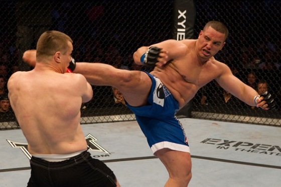 Pat-Barry-kicking-UFC-Photo.jpg