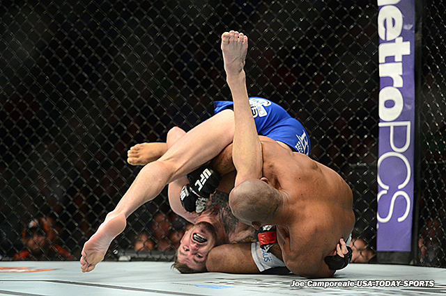 ronaldo-souza-chris-camozzi-ufc-on-fox-15-2.jpg