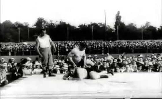 1913-wrestling-match.jpg