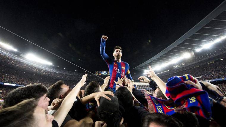 messi-party-with-harrow-image-makes-the-story.jpg