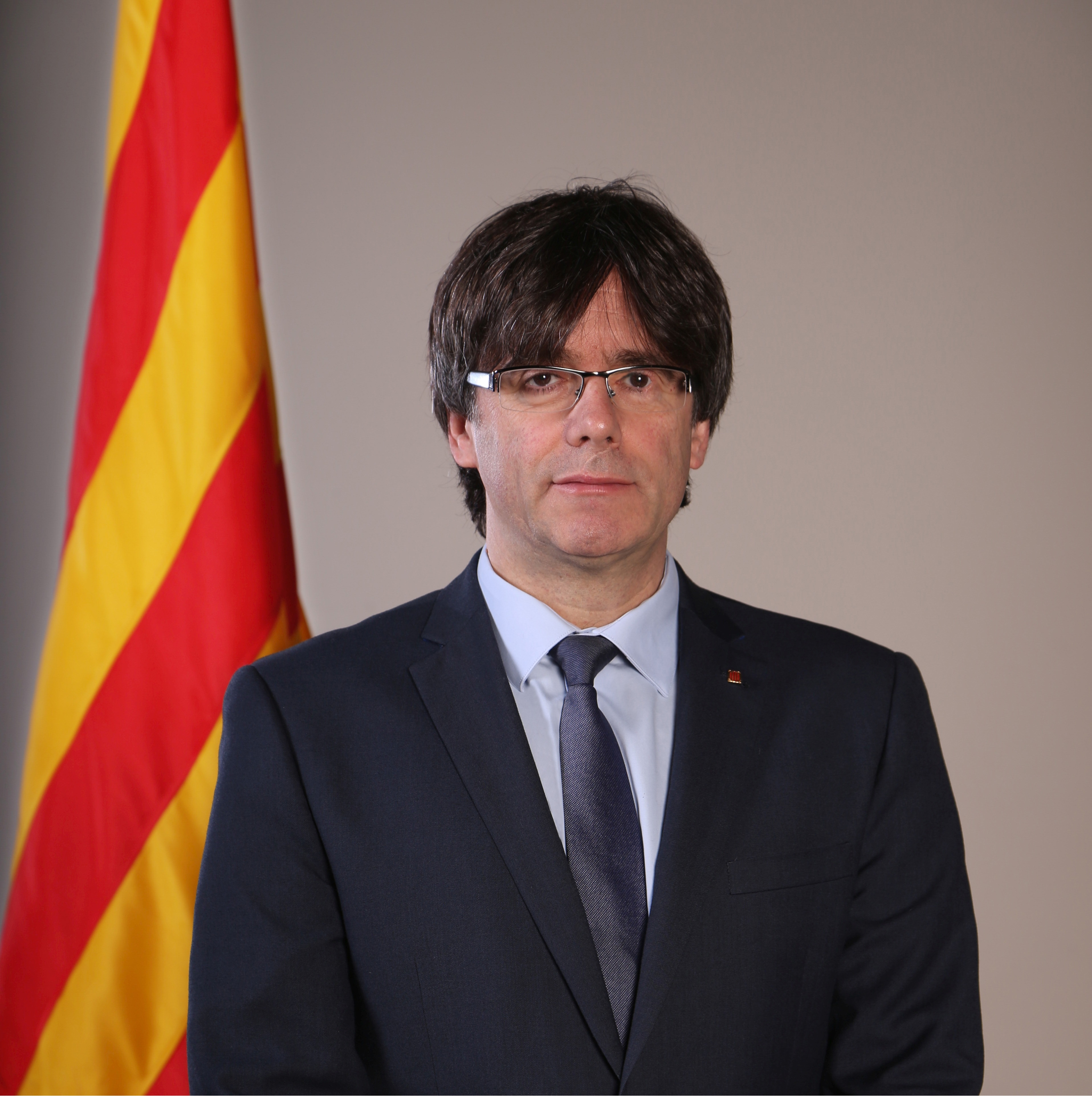 retrat_oficial_del_president_carles_puigdemont_cropped.jpg