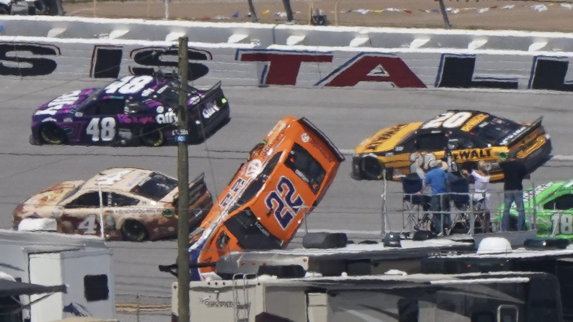 joey-logano-talladega--e1619452627611.jpg