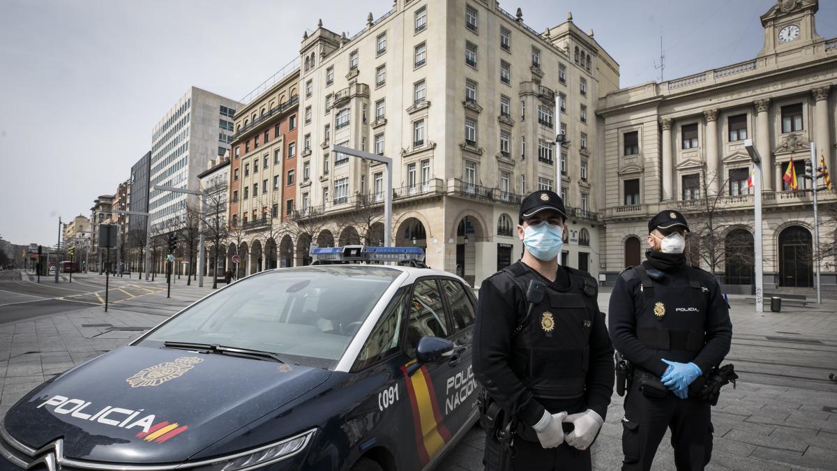 patrulla-de-la-policia-nacional-en-zaragoza-coronavirus-19-03-2020-foto-oliver-duch-fotografos-1.jpeg