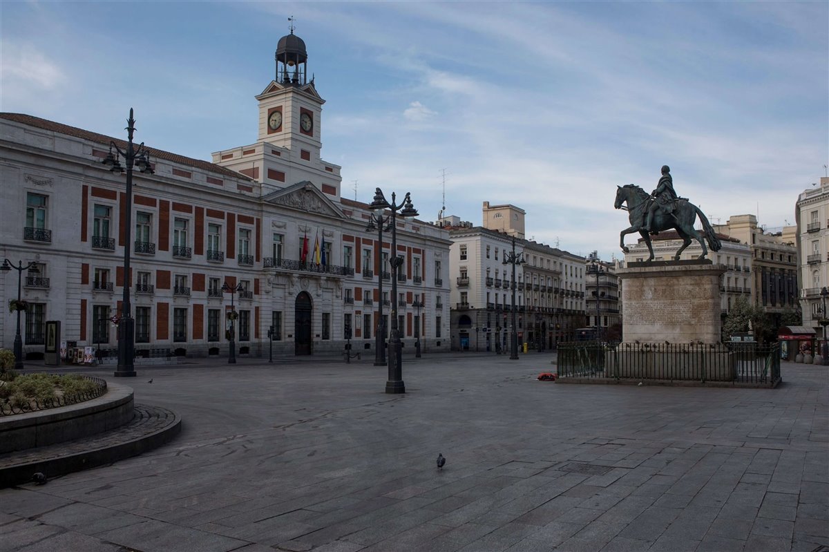 plaza-del-sol-madrid-espana_d5a67fa5_1200x799.jpg