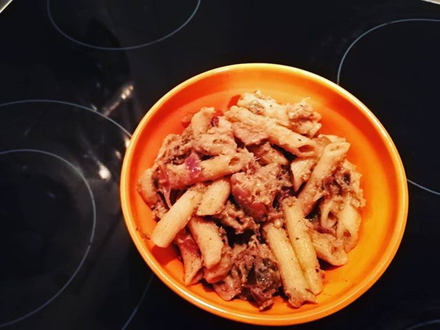 Penne with chicken and eggplants