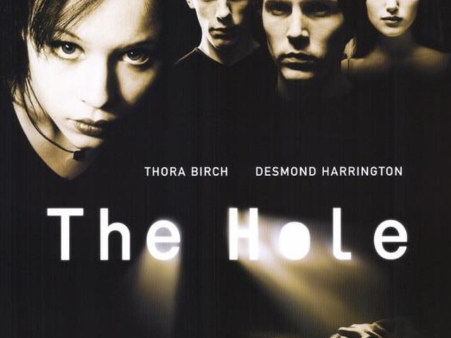 A gödör (The Hole, 2001)