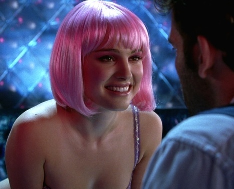 women actress natalie portman closer 2004 pink hair striptease 1900x1000 wallpaper_www.wallpaperfo.com_71.jpg