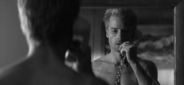 memento-2000-1080p-bluray-x264-anoxmous-mp4_snapshot_00-16-47_2013-03-28_03-38-55.jpg