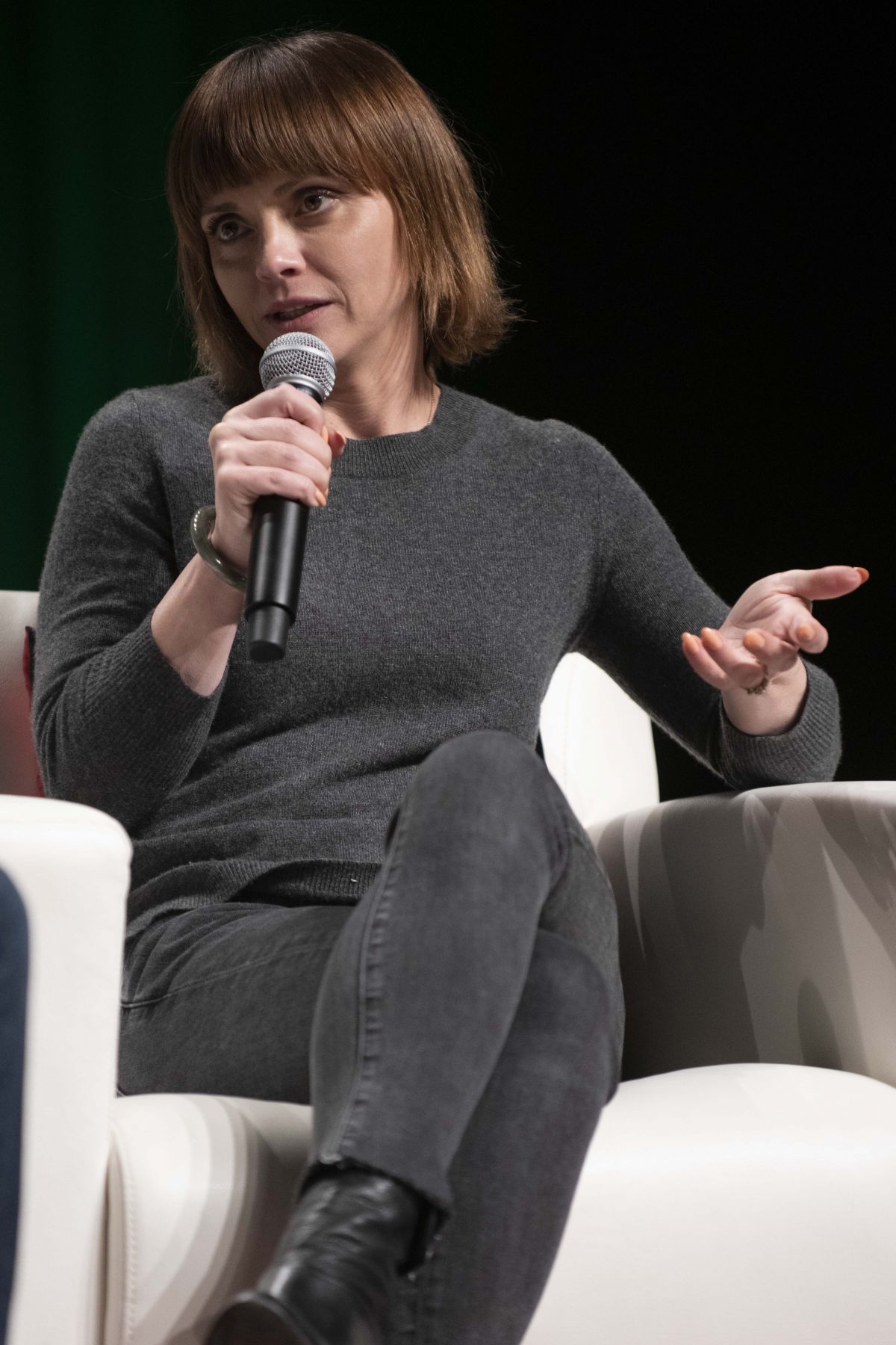 christina-ricci-at-calgary-comic-entertainment-expo-04-27-2019-6.jpg