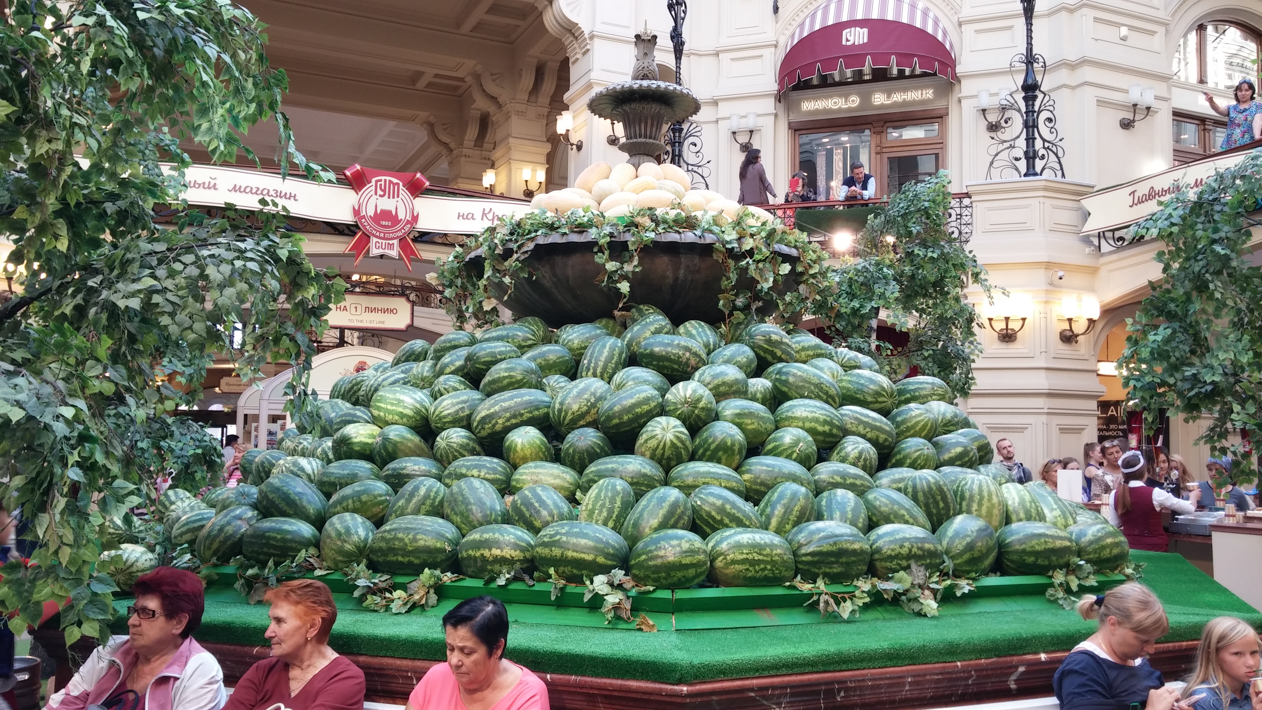 Nyárifesztivál őrület 3. - A GUM szökőkútjban