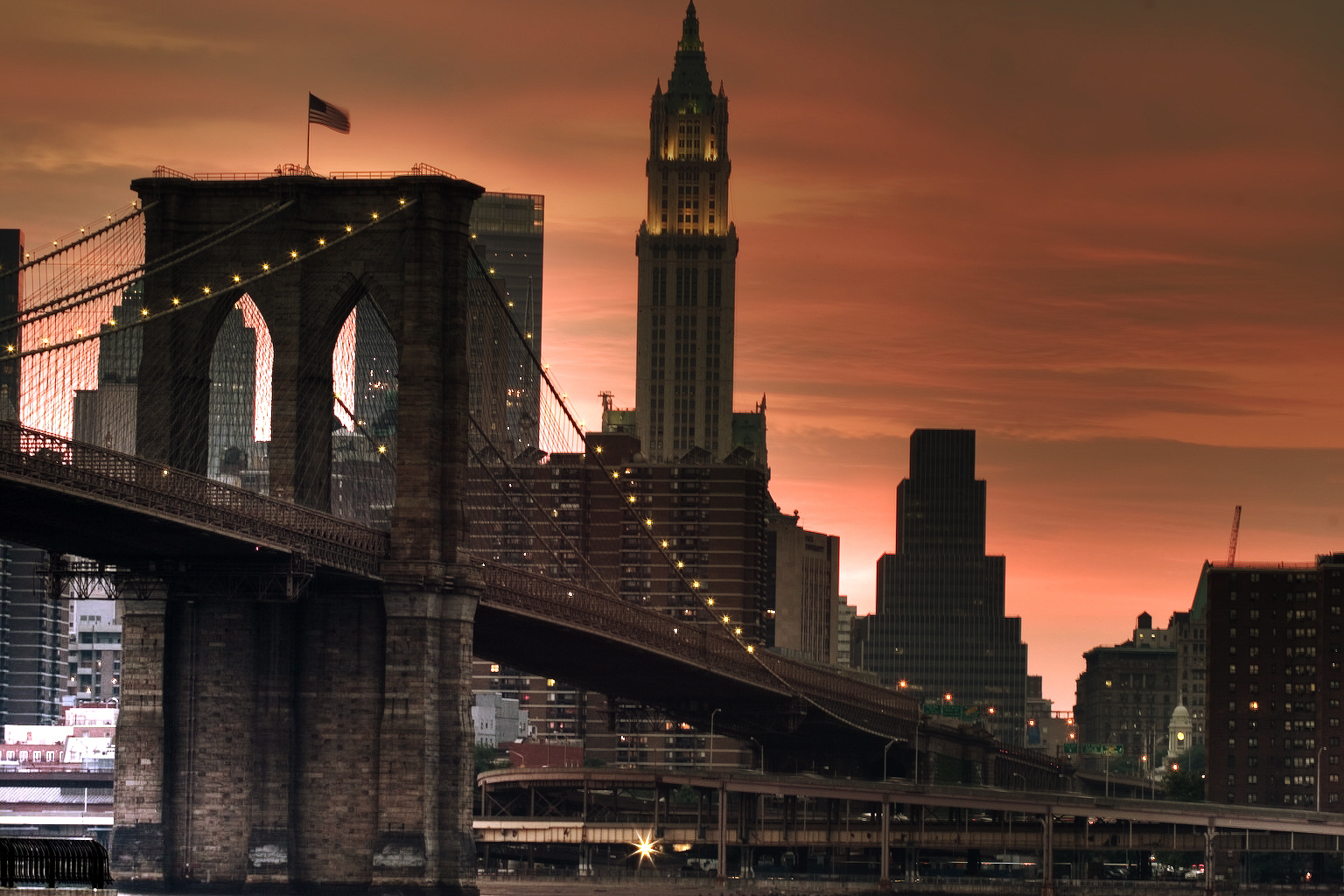 BrooklynBridgeSunsetHDRSML.jpg