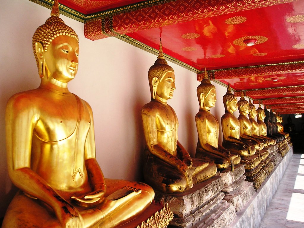 Buddha-Statues-Wat-Pho-Bangkok-Thailand.jpg