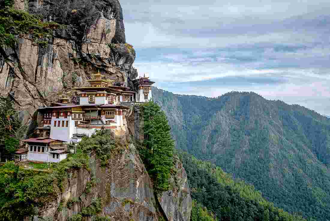 bhutan_paro_tigers_nest_monastery_jpg_pagespeed_ce_aqki1odout.jpg