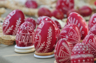 Húsvéttal kapcsolatos hagyományok hazánkban/Easter habits in Hungary