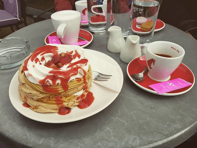 #varasd #varaždin #placeofcake #placeofcakevaraždin #sweetsaturday #travelport #hello #trip #triptipp