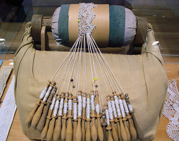 bobbin_lace_museedesursulines.jpg