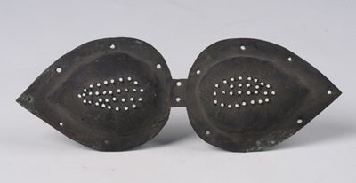 bronze-eyeshade-7-9thc_turfan_china.jpg