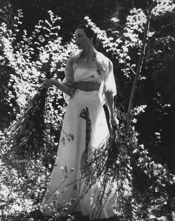 wallis_simpson_in_lobster_dress_1937.jpeg