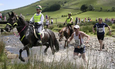 Man-Versus-Horse-Marathon-008.jpg