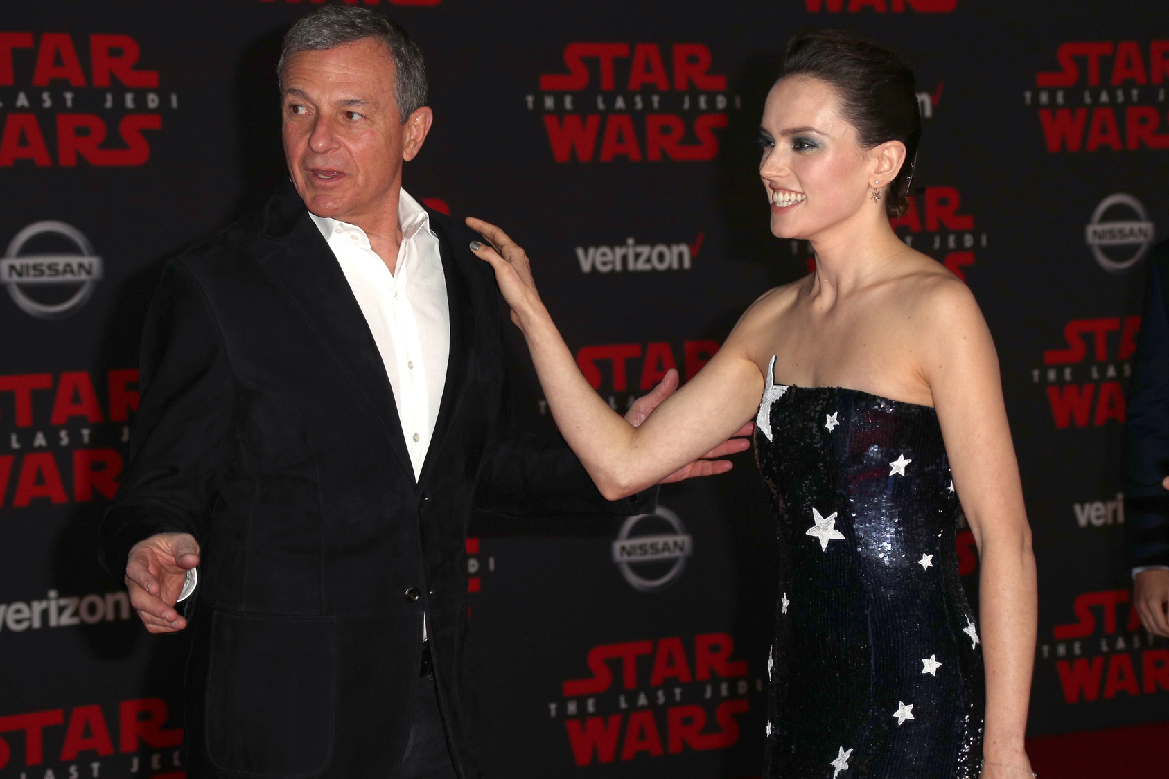 A Walt Disney Company elnöke/legfőbb embere, Robert Iger és Daisy Ridley