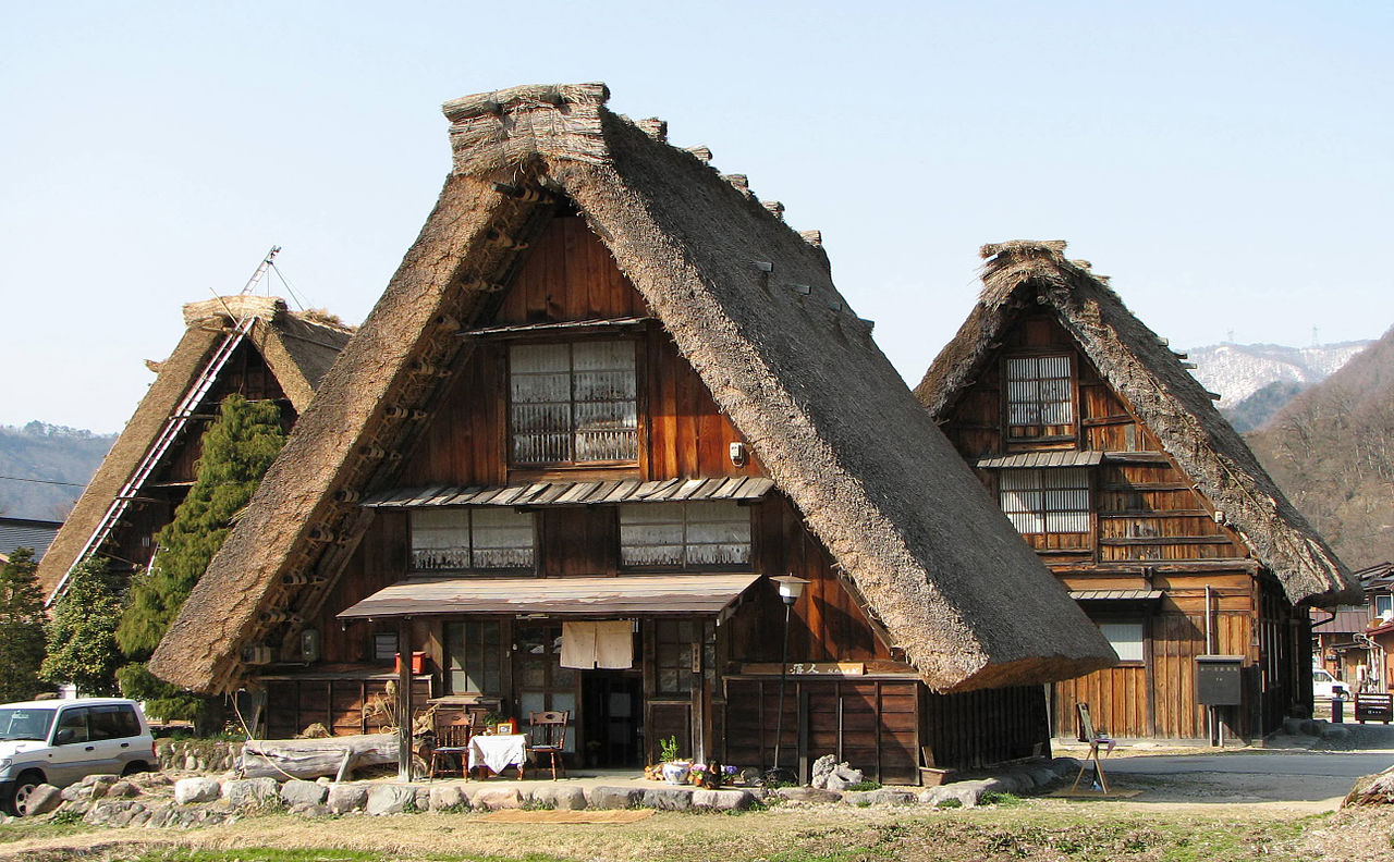 1280px-gassho-zukuri_farmhouse-01.jpg