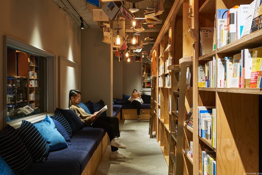 bookstore-hostel-book-and-bed-tokyo-kyoto-3.jpg