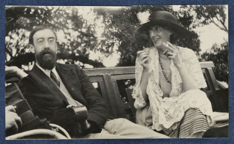 lytton_strachey_and_virginia_woolf_by_lady_ottoline_morrell_1.jpg