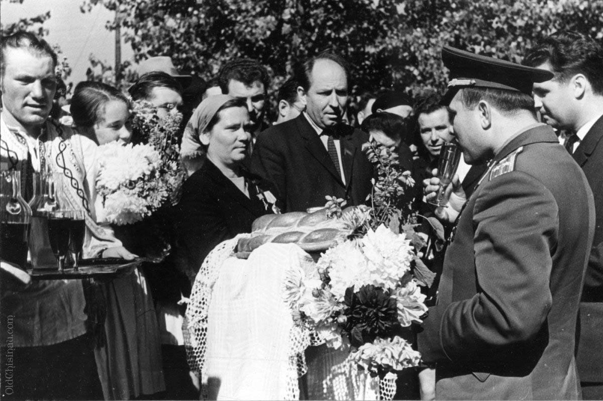 oldchisinau_com-gagarin-1966-019.jpg