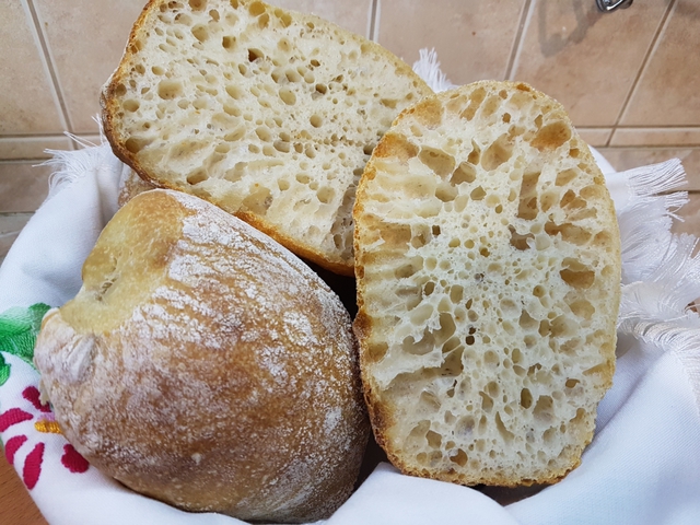 Ciabatta bazsalikomos olivaolajjal