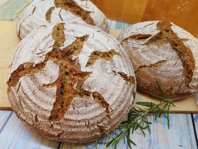 70% tk.rozskenyér rozmaringgal