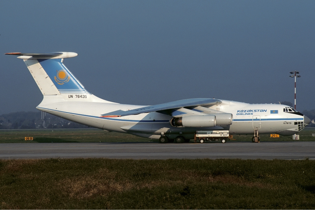 kazakstan_airlines_ilyushin_il-76.jpg