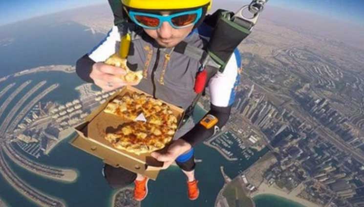 skydiving-eating.jpg