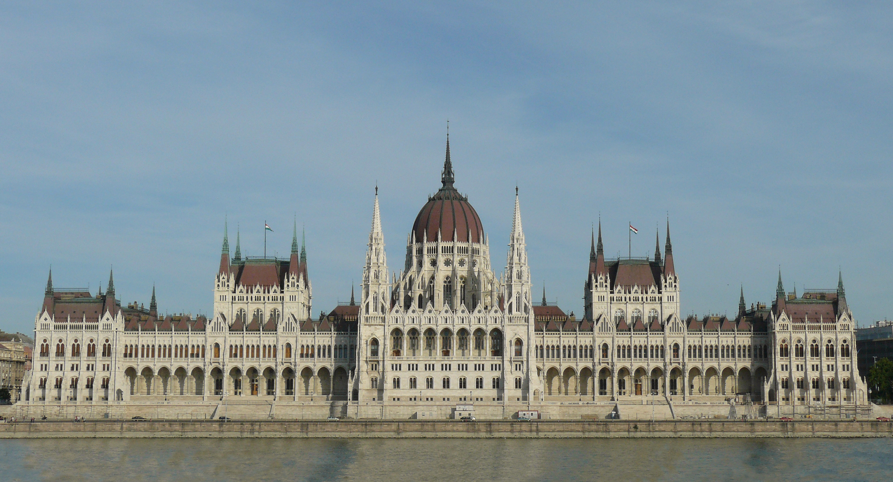 parliament_buildung_hungary_20090920.jpg