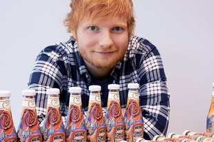 Ed Sheeran tetoválásából ketchupos üveg lett
