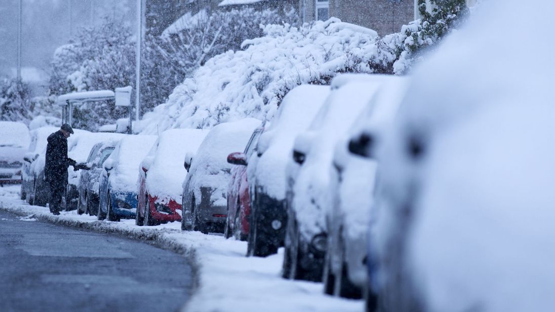 skynews-snow-weather-ice-uk_4239529.jpg