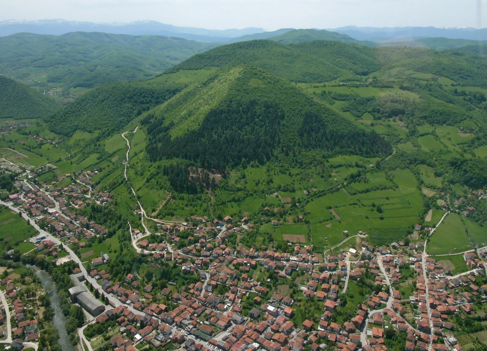 bosnia-pyramid.jpg