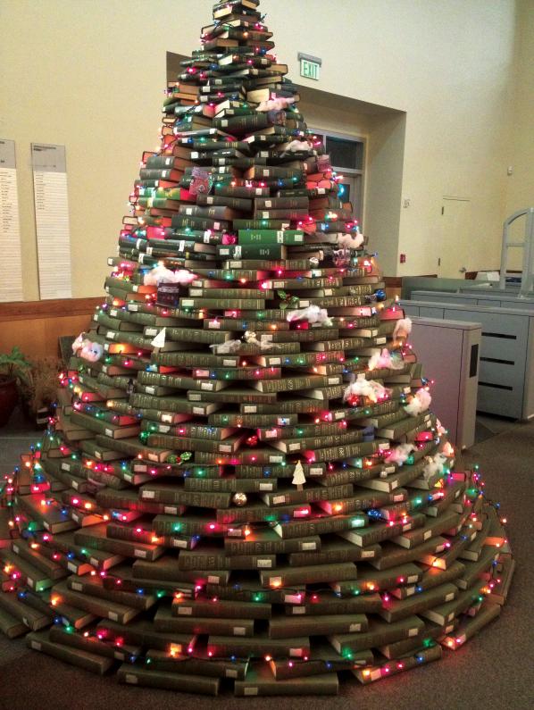 diy-book-christmas-tree.jpg