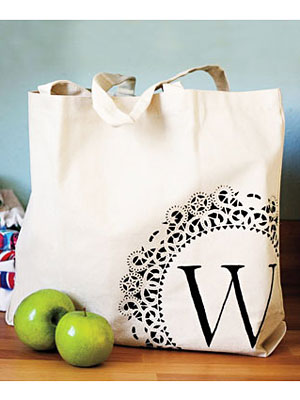 54eb65d0c34ec_diy-style-monogrammed-tote-mdn_1.jpg