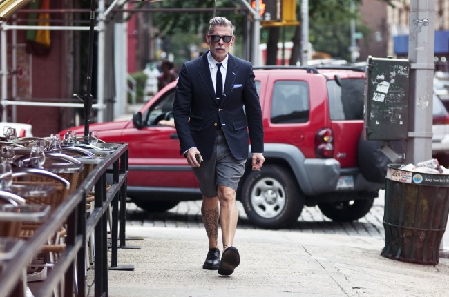 hes-going-for-you-men-style-nick-wooster-style-shorts-650x431.jpeg