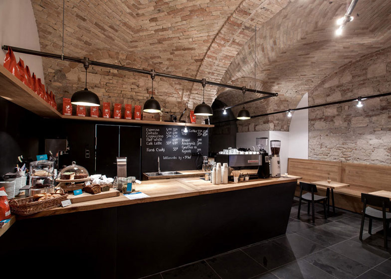 Cafe-in-Budapest-by-Spora-Architects_dezeen_ss_8.jpg