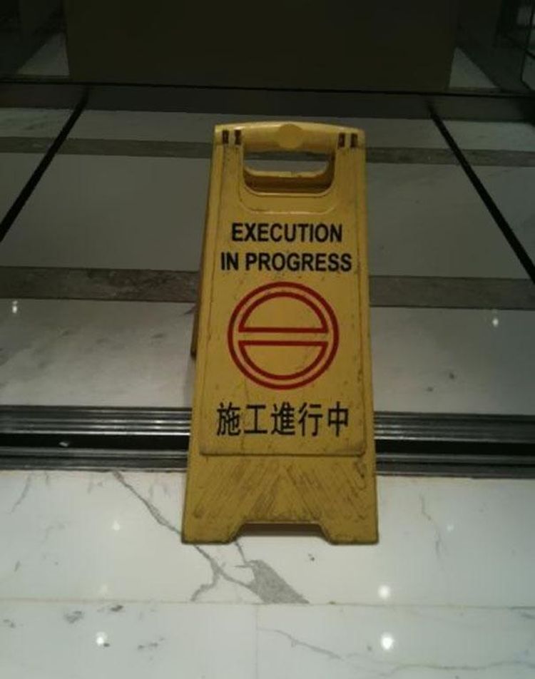 Funny-Chinese-Mistranslation-08executioninprogress.jpg